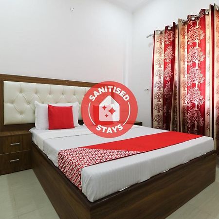 OYO 64004 Hotel Kartar Zirakpur Buitenkant foto