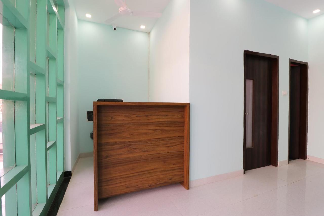 OYO 64004 Hotel Kartar Zirakpur Buitenkant foto