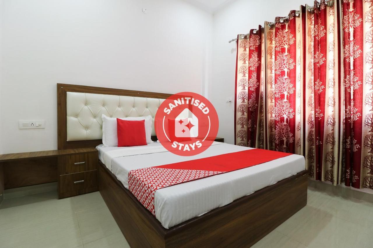 OYO 64004 Hotel Kartar Zirakpur Buitenkant foto